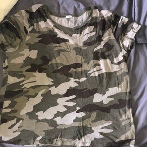 Green camouflage tee-shirt